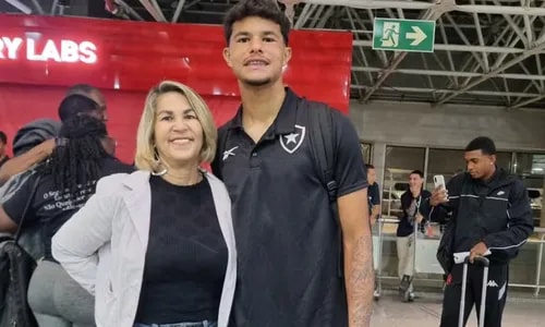 Avó reage após Bruno Samudio ser afastado do Botafogo por indicisplina