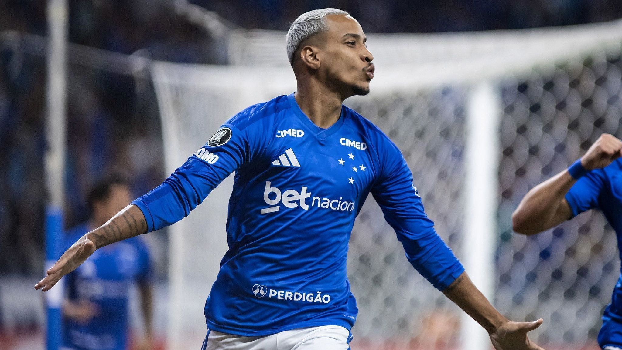 Mauricio diz que “foco é sempre ajudar o Palmeiras” após receber sondagens
