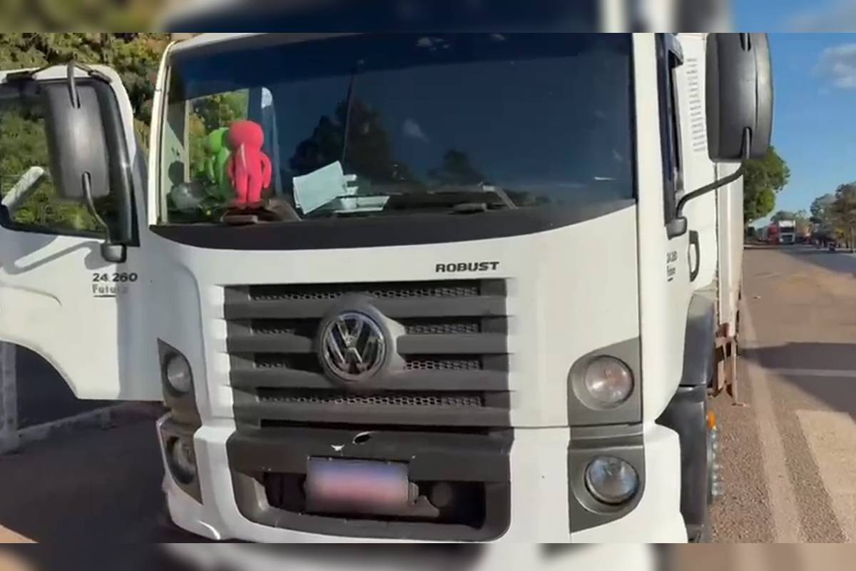 Caminhoneiro ameaça motorista em rodovia e é preso com anfetamina