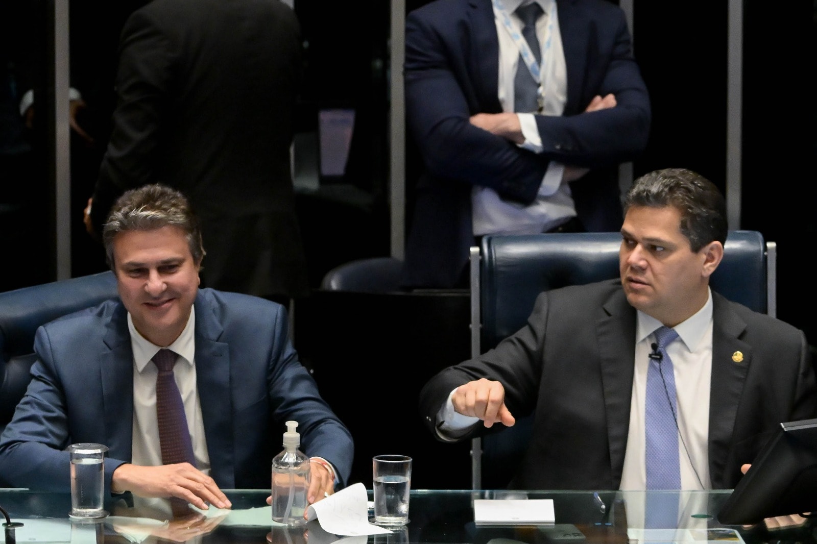 6x1: “Não te disse que ia dar certo?”, diz Alcolumbre a Camilo Santana