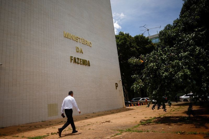 Gasto com juros do setor público soma R$ 105,9 bi em agosto, revela BC