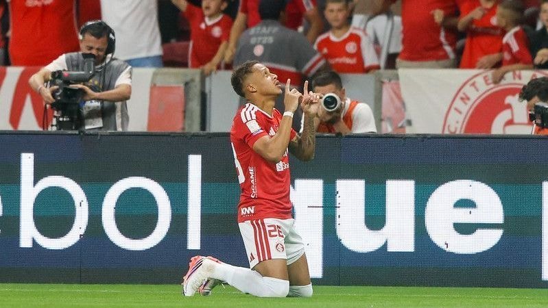 Brasileirão: com um a menos, Mirassol busca empate com Red Bull Bragantino