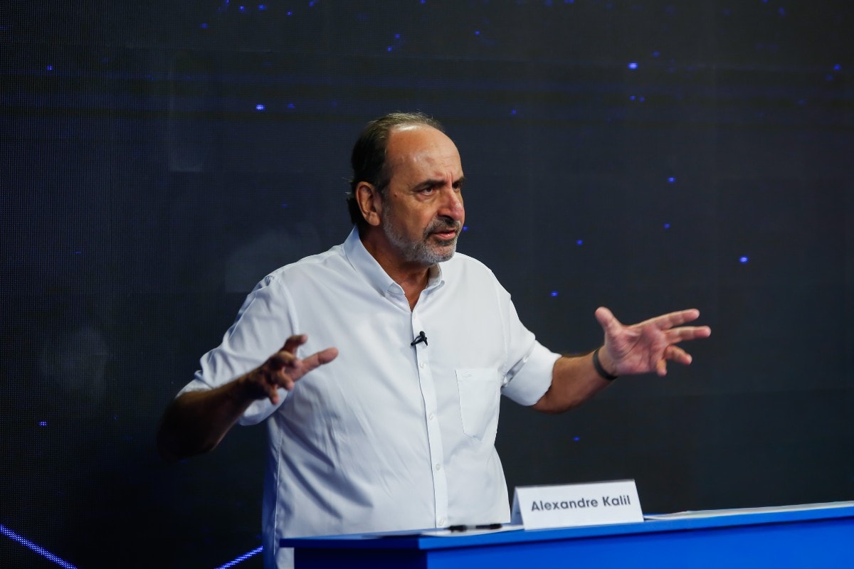 Kalil deixa mensagem antes de fazer transplante de córnea