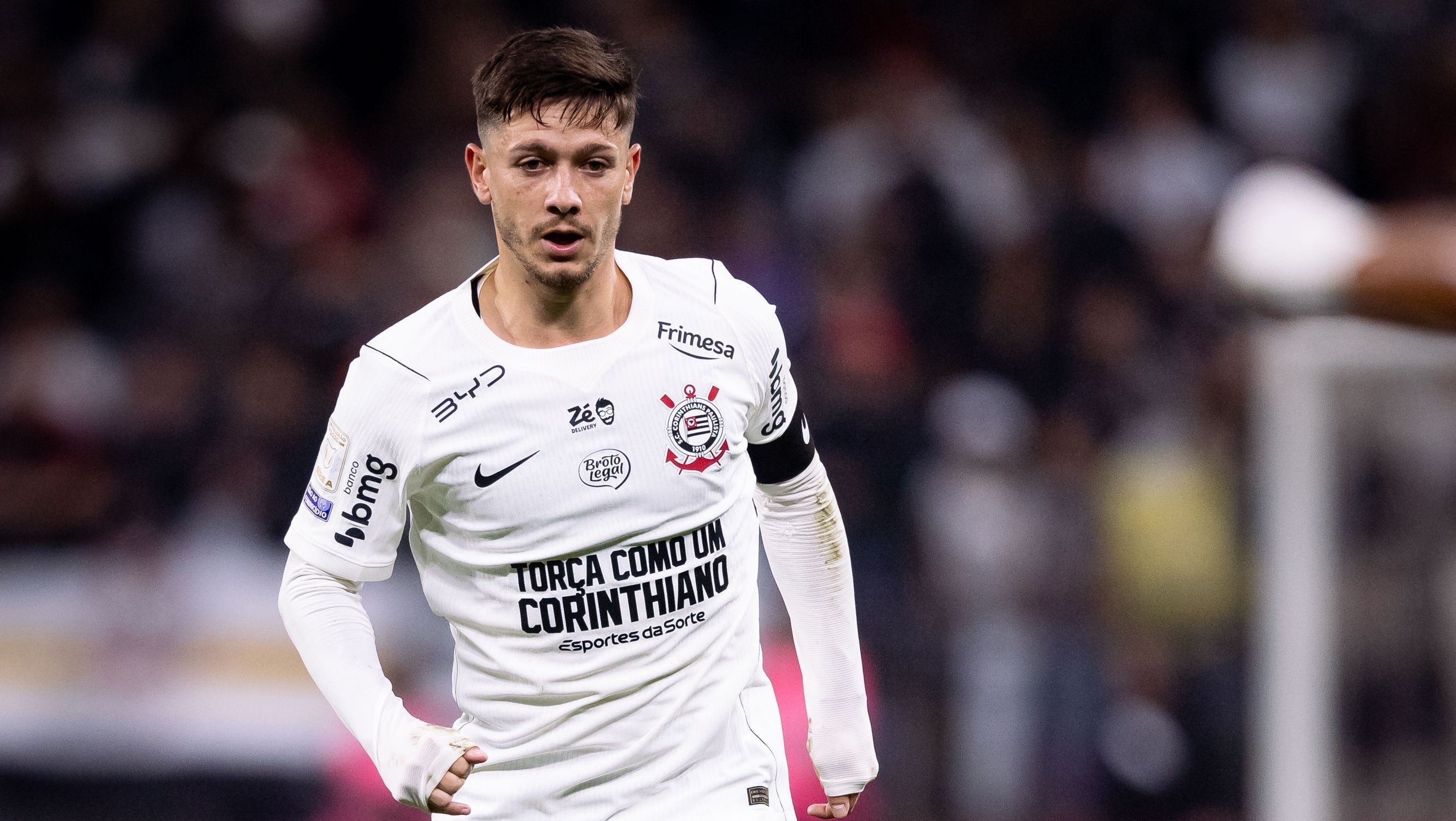 Corinthians avança por renovação de Memphis e se anima com acerto pré-Copa