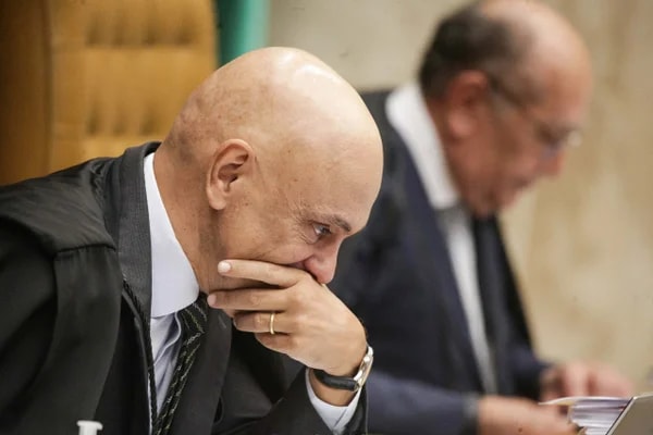 Moraes ignorou PGR ao ordenar busca por armas na casa de Bolsonaro