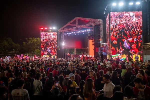 "Lula é o presidente do DF", diz Grass em ato do PT em Ceilândia