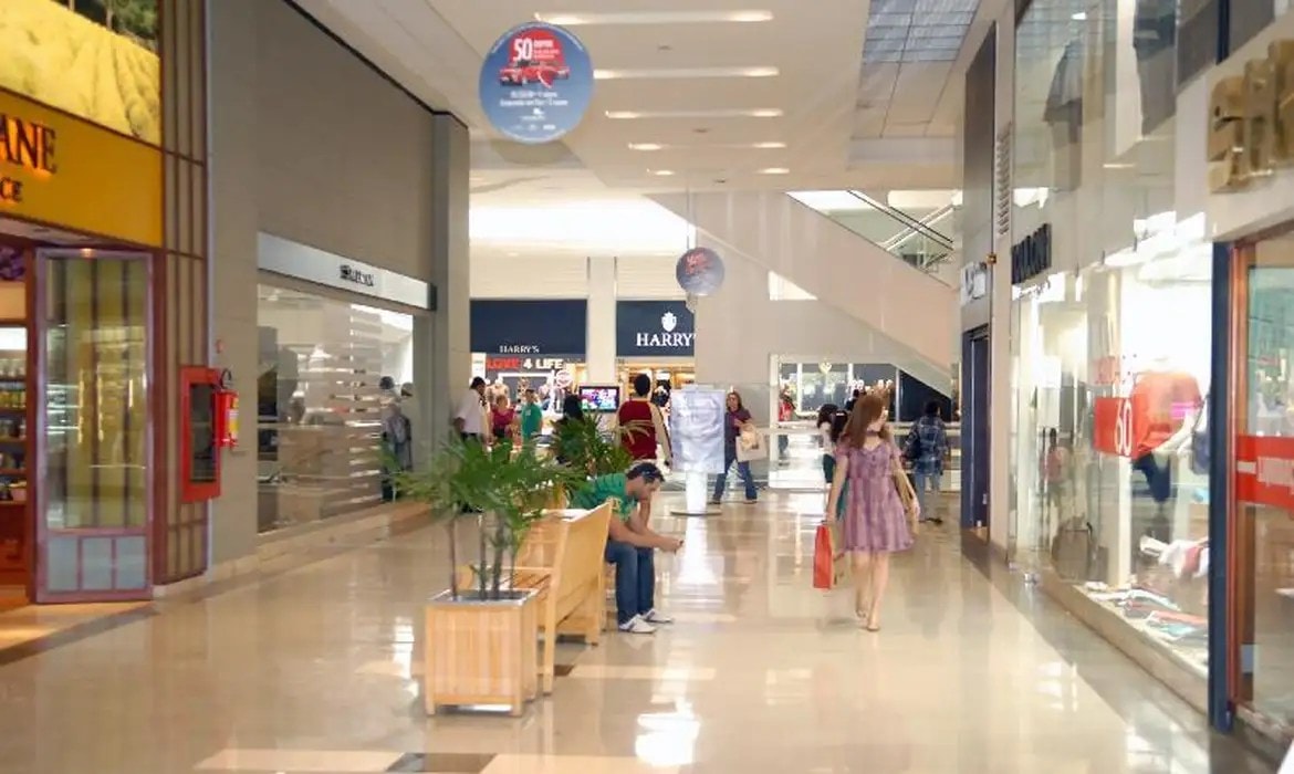 JPMorgan corta shopping e construtoras de média renda após eleição e cita 3 favoritas