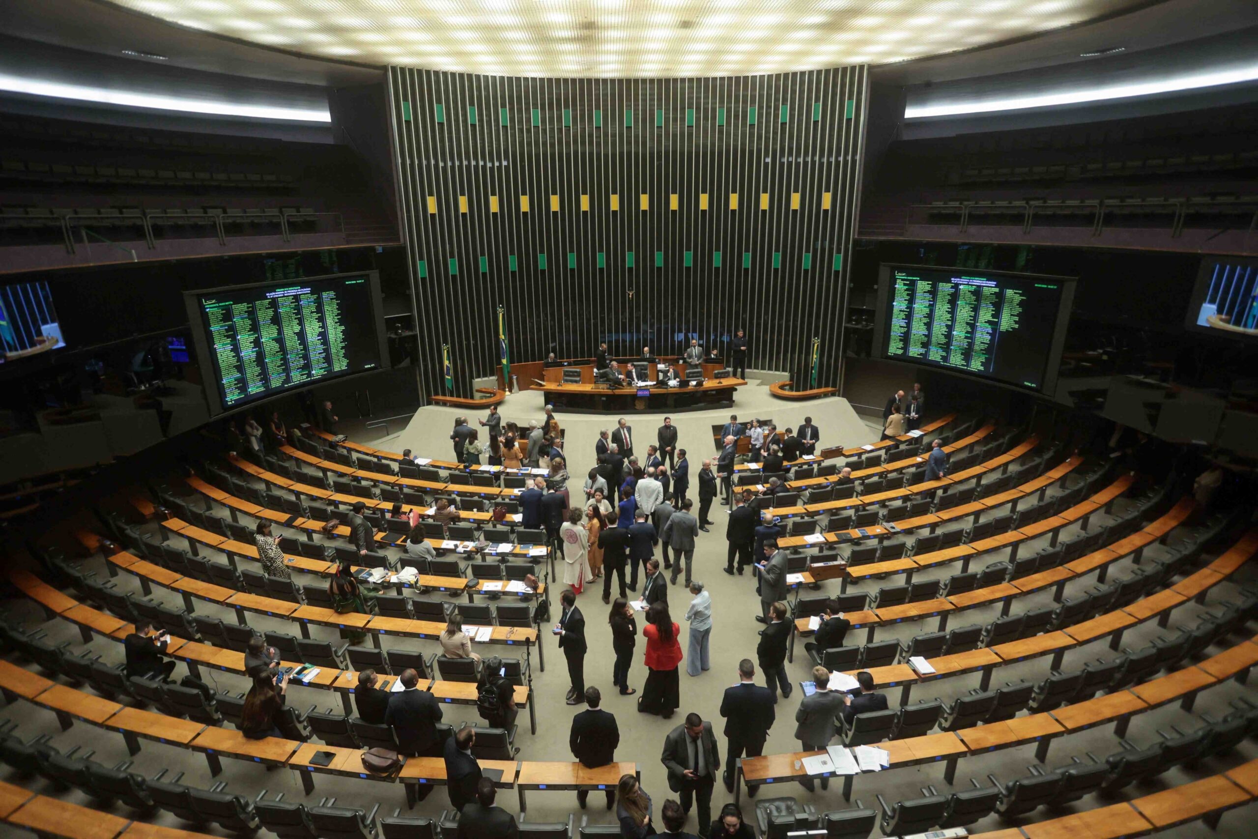 Câmara aprova PL que cria sistema de combate à violência contra mulher
