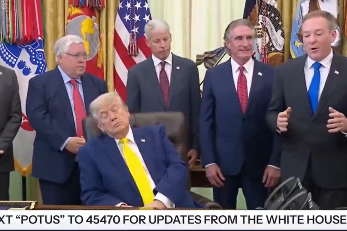 Trump é acusado de cochilar em coletiva e vira alvo de ironias na web. Veja vídeo