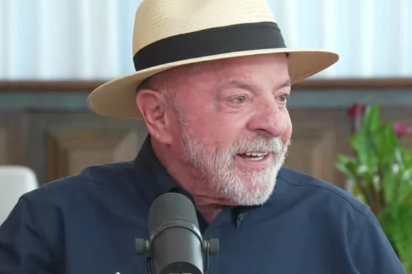 Lula faz comício no Centro de BH na noite desta sexta (21/8)