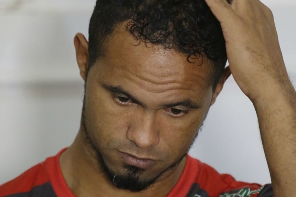 Justiça nega habeas corpus e mantém goleiro Bruno no regime fechado