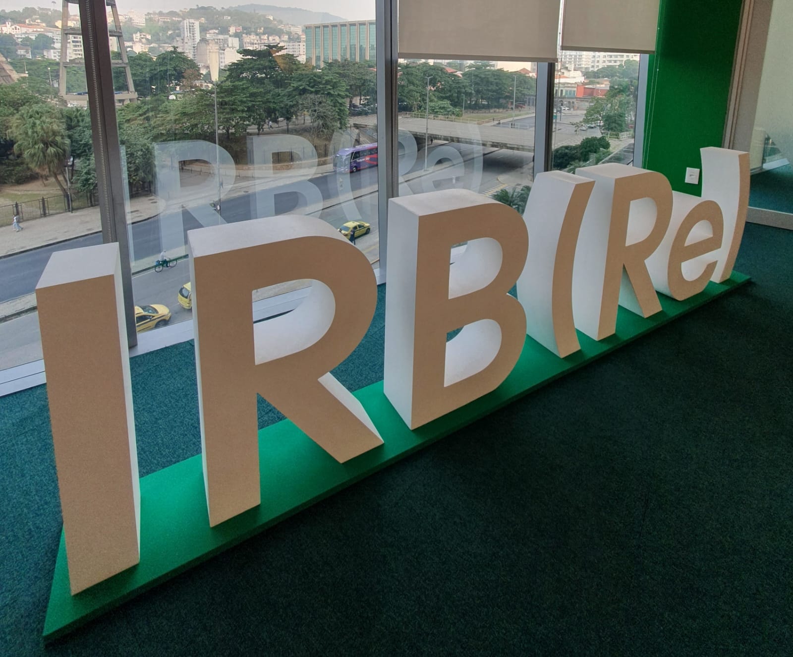 IRB surpreende e ação sobe – mas olhos se voltam para gatilho de 30% para IRBR3