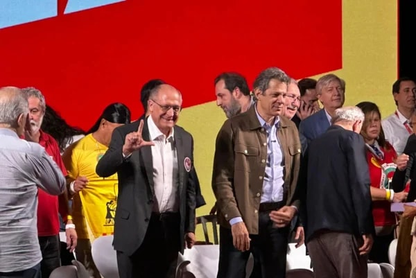 Haddad diz que 2026 “não está fácil” e ataca extrema-direita durante evento