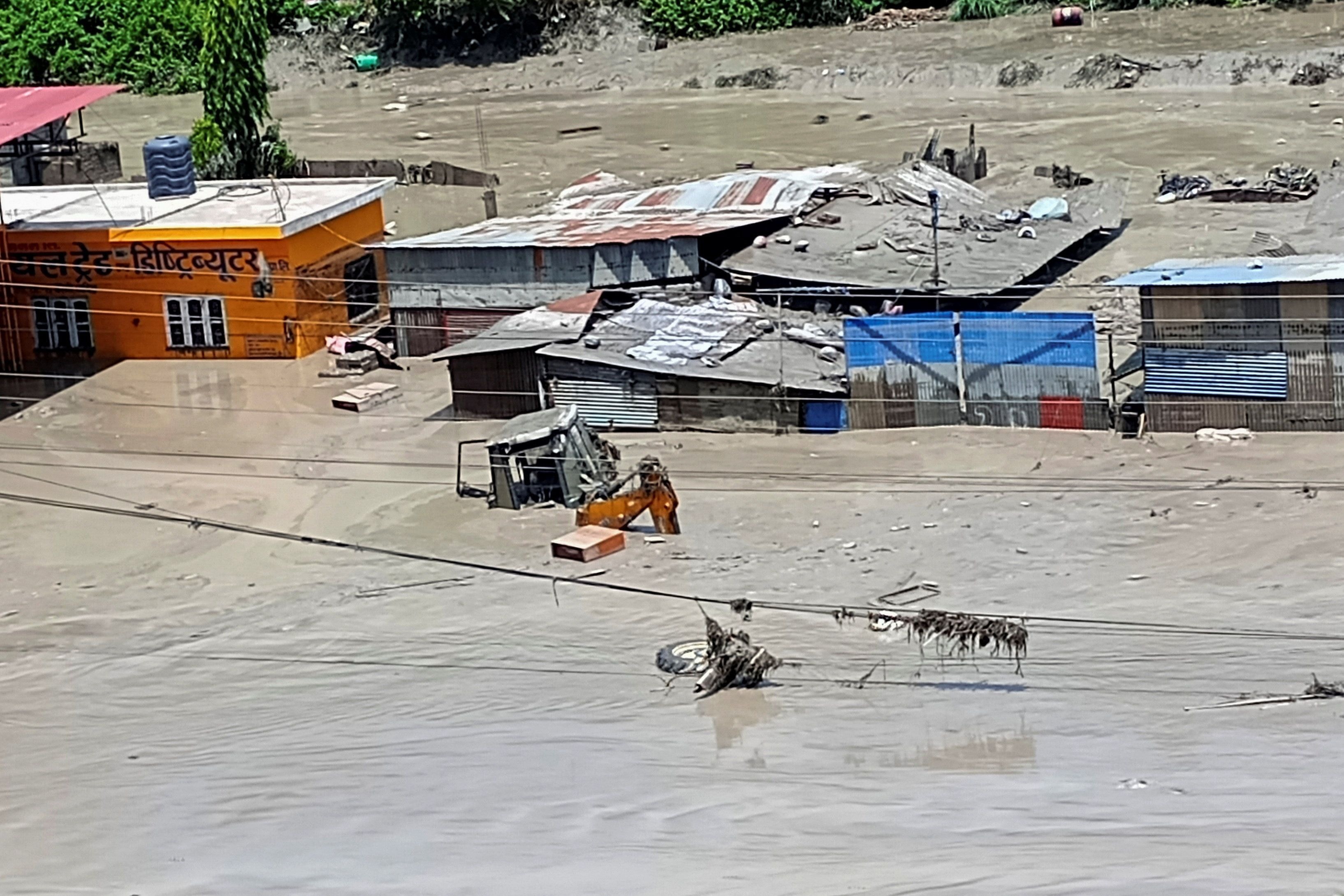 Nepal: Terremoto provocou deslizamento, bloqueou rio e causou enchente