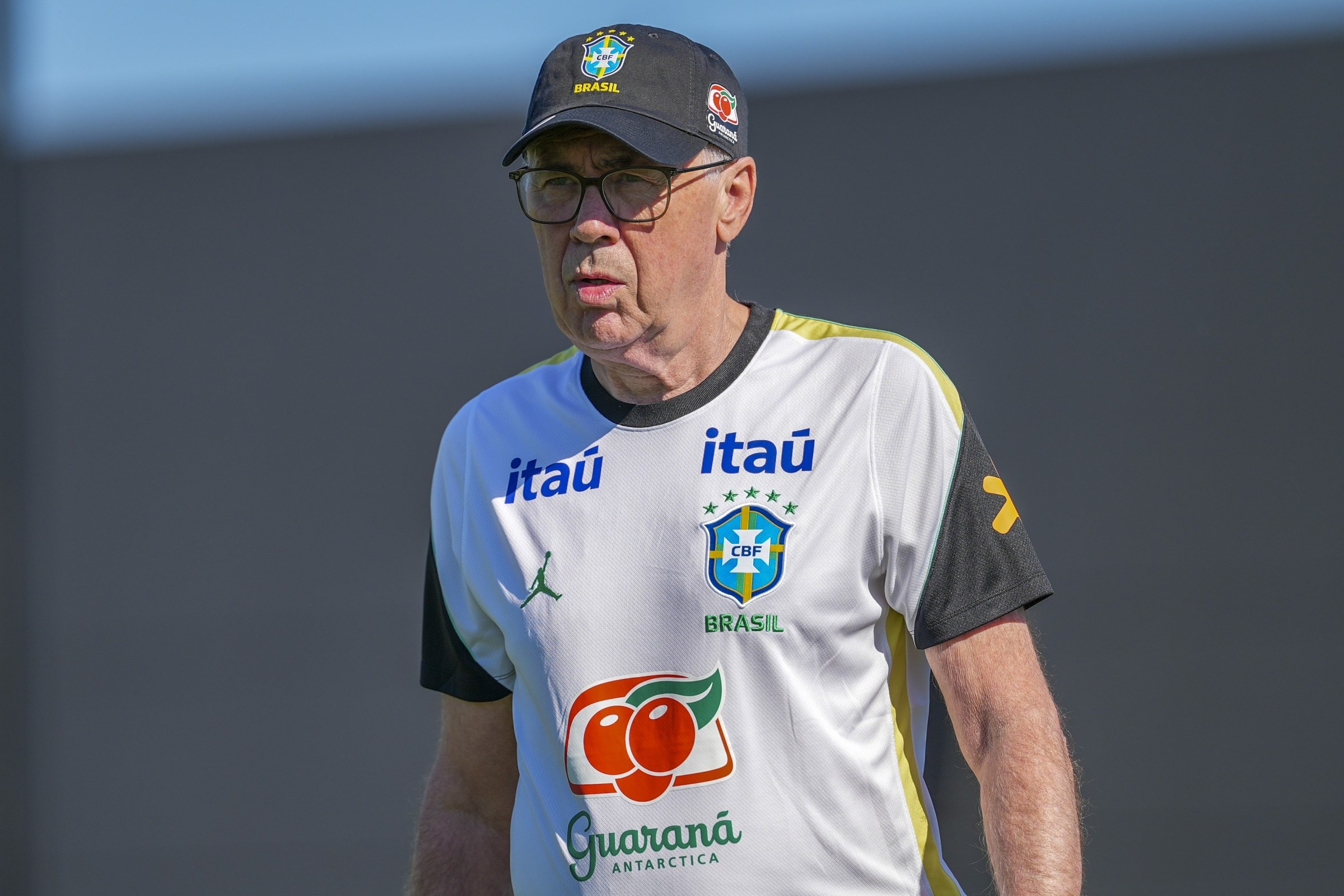 Ancelotti esboça cinco mudanças em escalação da Seleção Brasileira