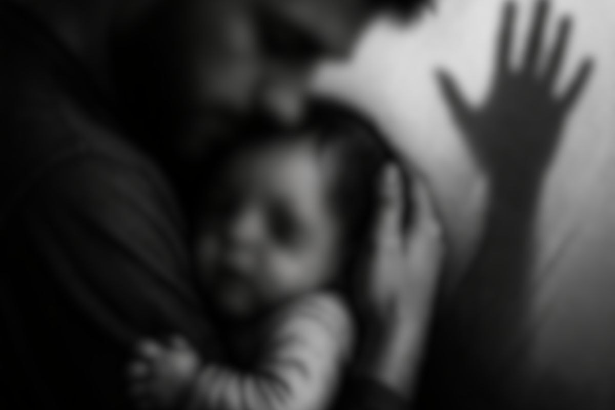 Mãe que torturou bebê de 20 dias por vingança contra o pai é condenada