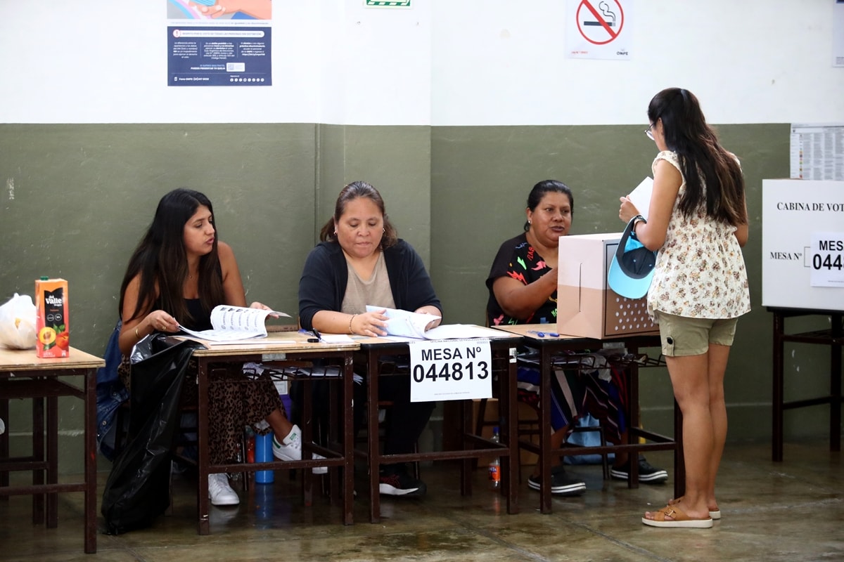 Eleição: Peru prorroga votação após falta de cédulas e denúncias de fraude