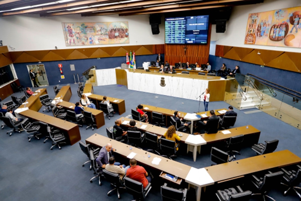 Câmara aprova uso de inteligência artificial nos serviços da PBH