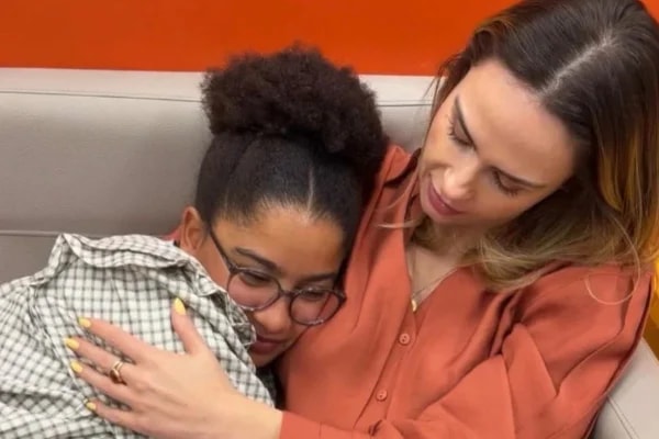 Tia Milena revela que não desistiu da amizade com Ana Paula Renault