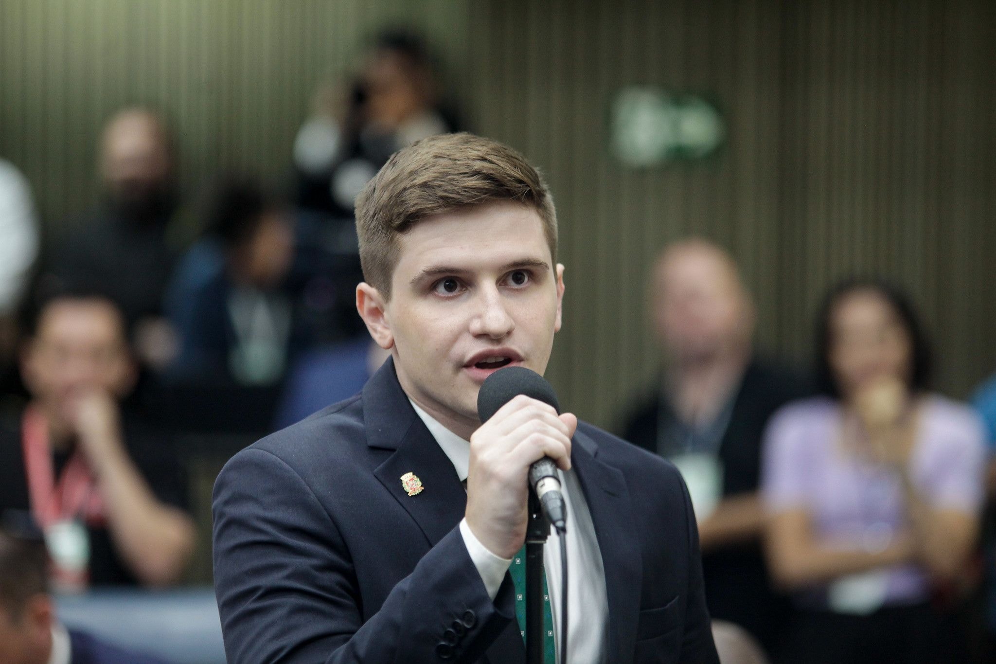 Marinho diz que Flávio deve participar de debates antes do segundo turno
