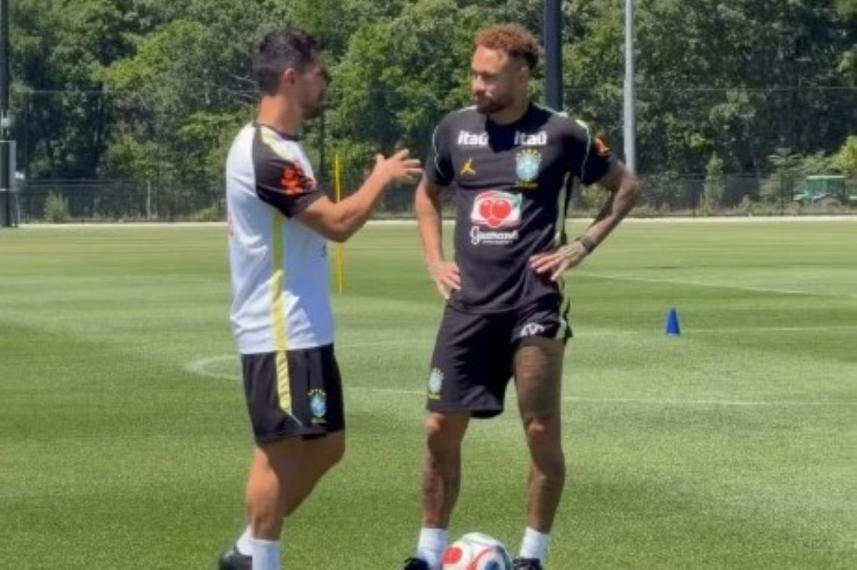 Copa do Mundo: Neymar treina em gramado e fica mais próximo de retorno