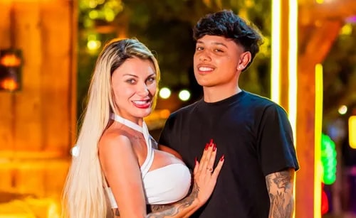 Andressa Urach e Vini Bruno posam juntos após sexo no Rancho do Maia