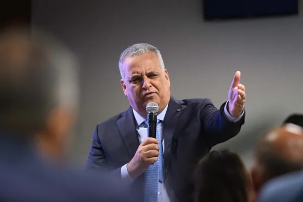 Denúncia contra vice de Flávio por suposto estupro deve avançar no STF