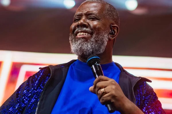 Péricles vai cantar Hino Nacional na abertura da NFL no Rio de Janeiro