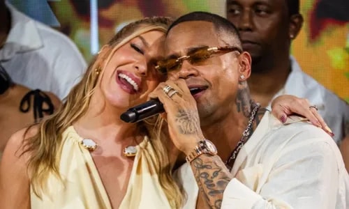 Léo Santana faz declaração emocionante para Lore Improta em festa