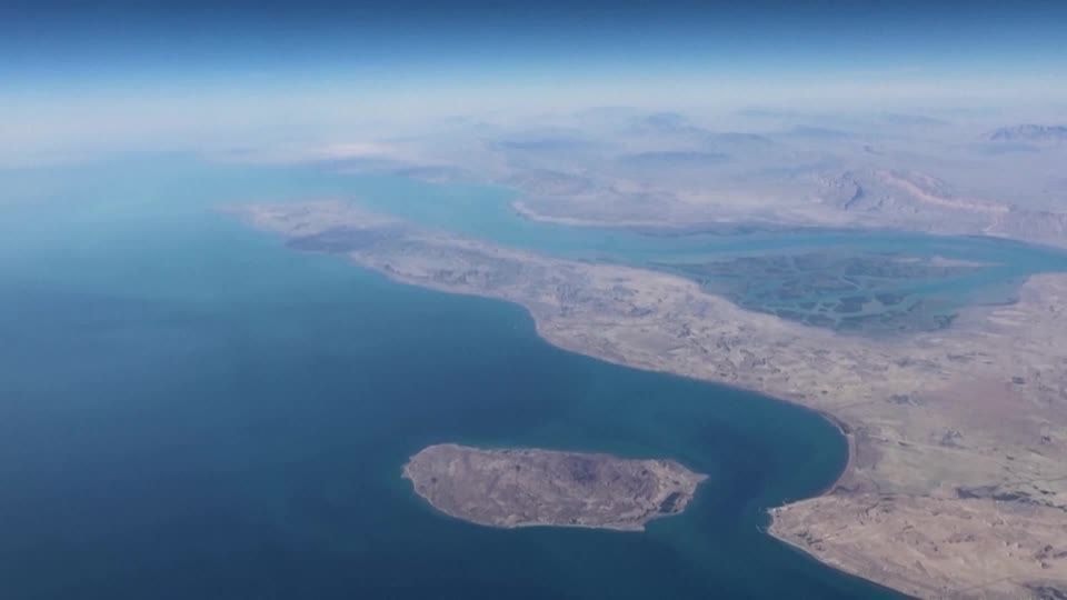 Irá priorizará passagem de navios que pagam no Estreito de Ormuz, diz fonte