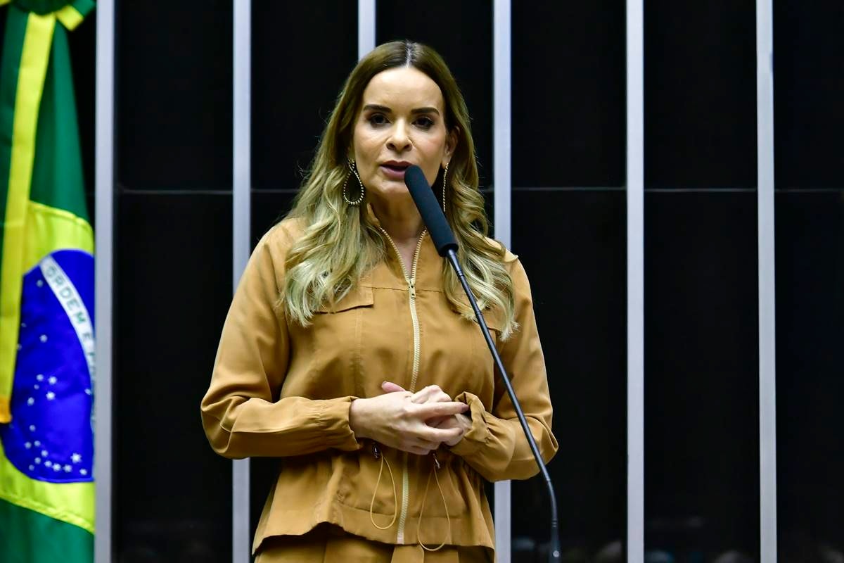 PB: Daniella Ribeiro aceita ser suplente na chapa do pai de Motta