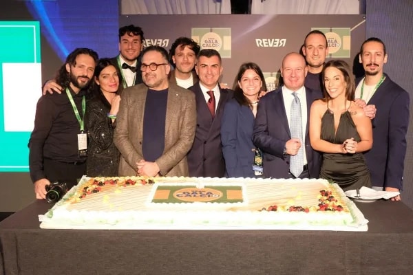 Jornalista esportivo recebeu prêmio antes de ser morto e carbonizado