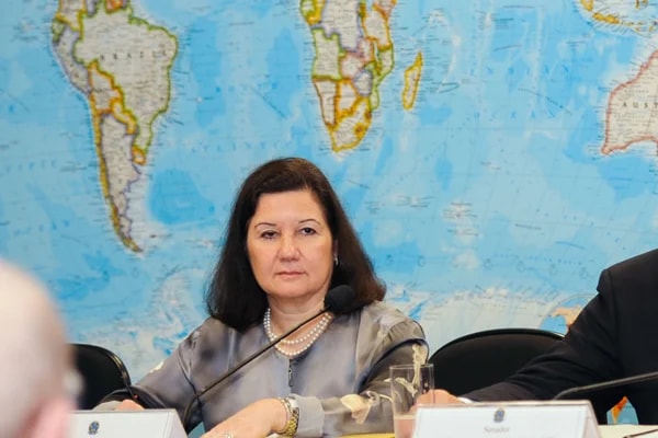 Visto cancelado de embaixadora piora relação diplomática entre Brasil e EUA
