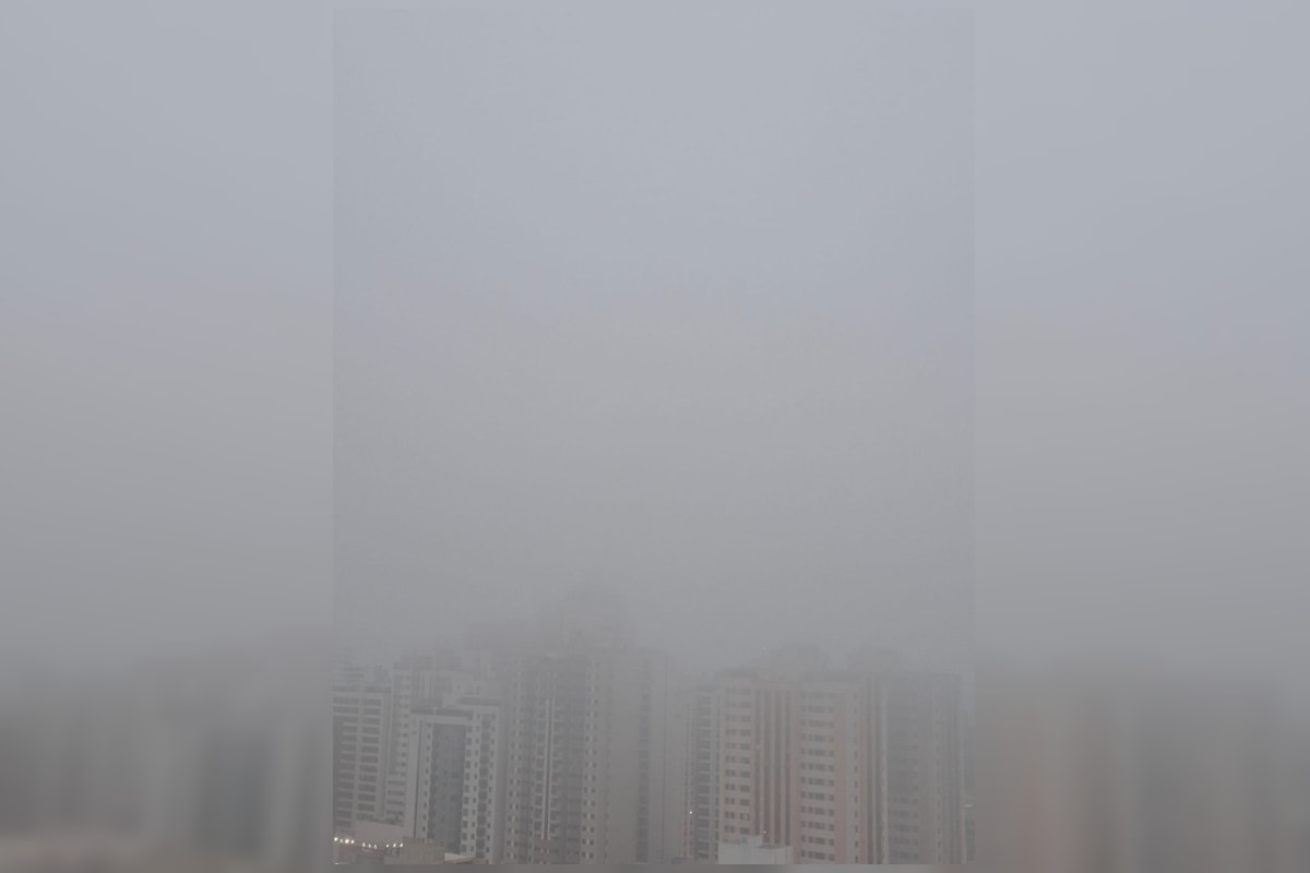 Céu do DF amanhece encoberto por neblina após queda de temperatura