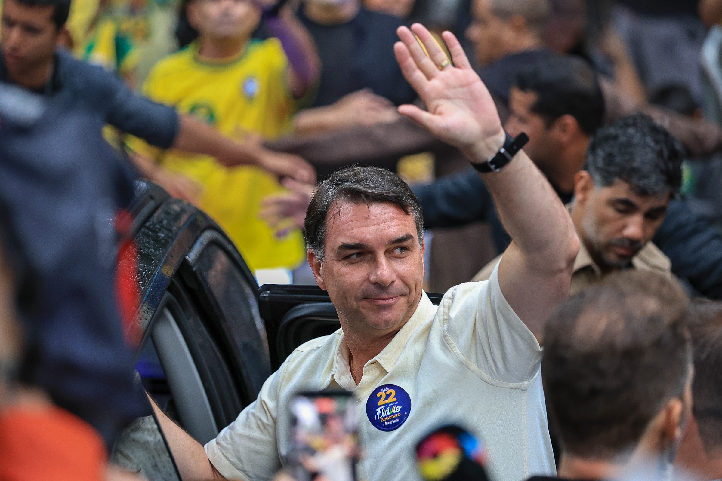 Apoiadores de Flávio convocam ato em Brasília após a votação
