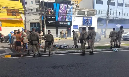 Criança morre e mulher é baleada em confronto de policiais e suspeitos