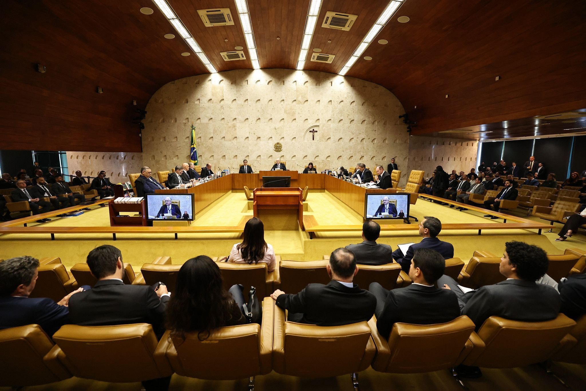 Vox Radar: 34% dos internautas questionam posturas de ministros na sessão