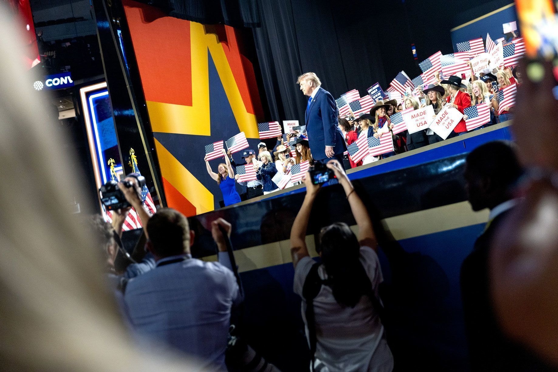 Ação quer proibir ICE de enviar agentes armados a locais de votação nos EUA