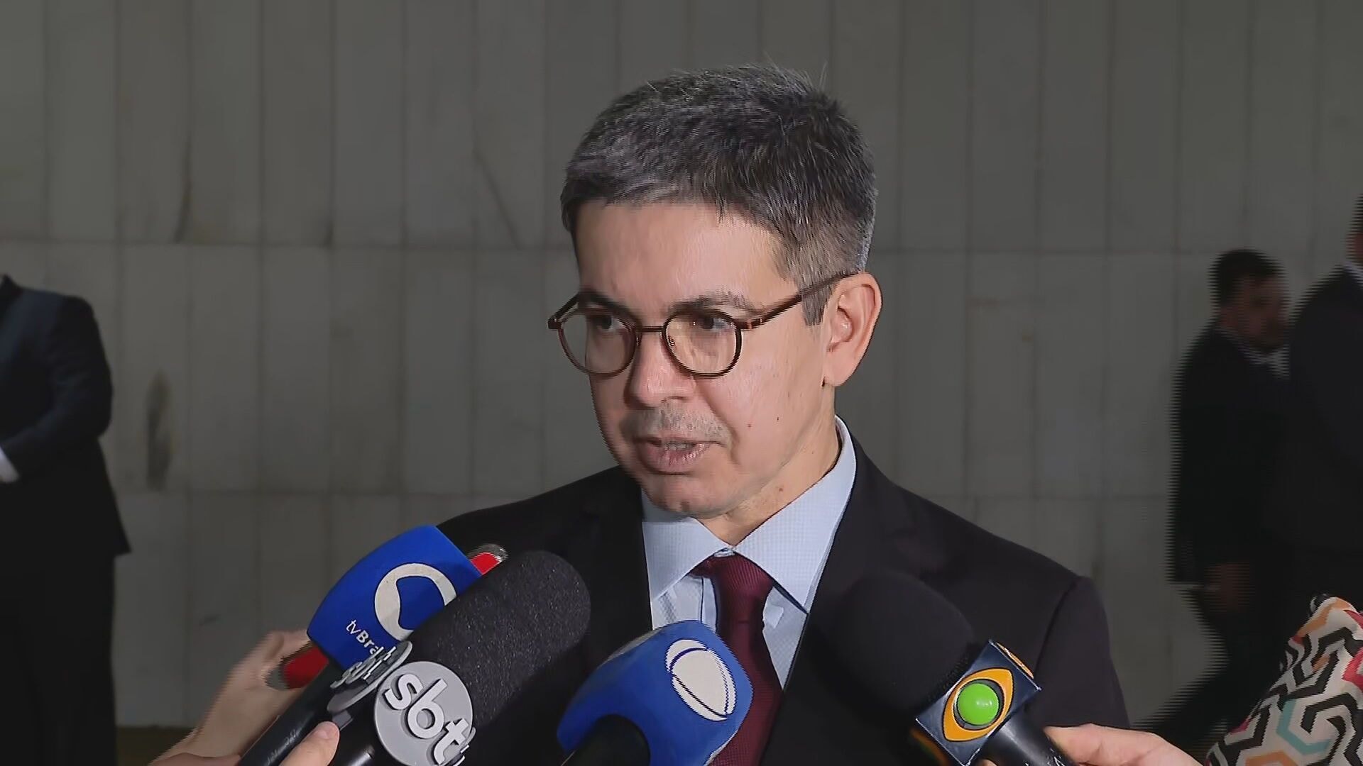 Aécio diz que carta com teor golpista de Flávio é “incompreensível”