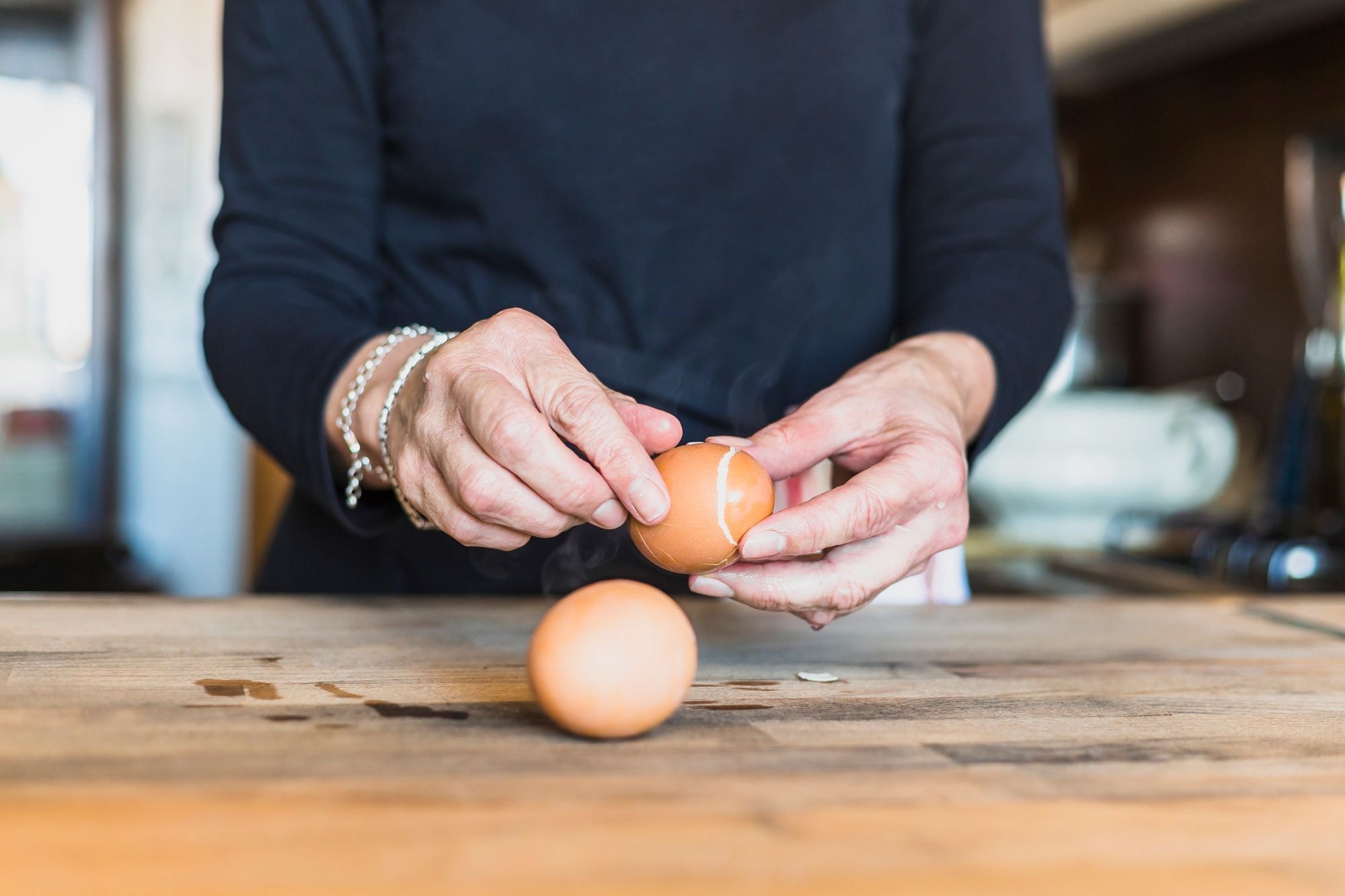 Aprenda como usar papel alumínio para garantir assados muito suculentos no forno e evitar que carnes e vegetais ressequem durante a preparação