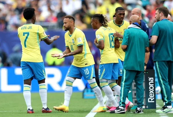 Cuca diz que ainda não tem programação para Neymar no Santos