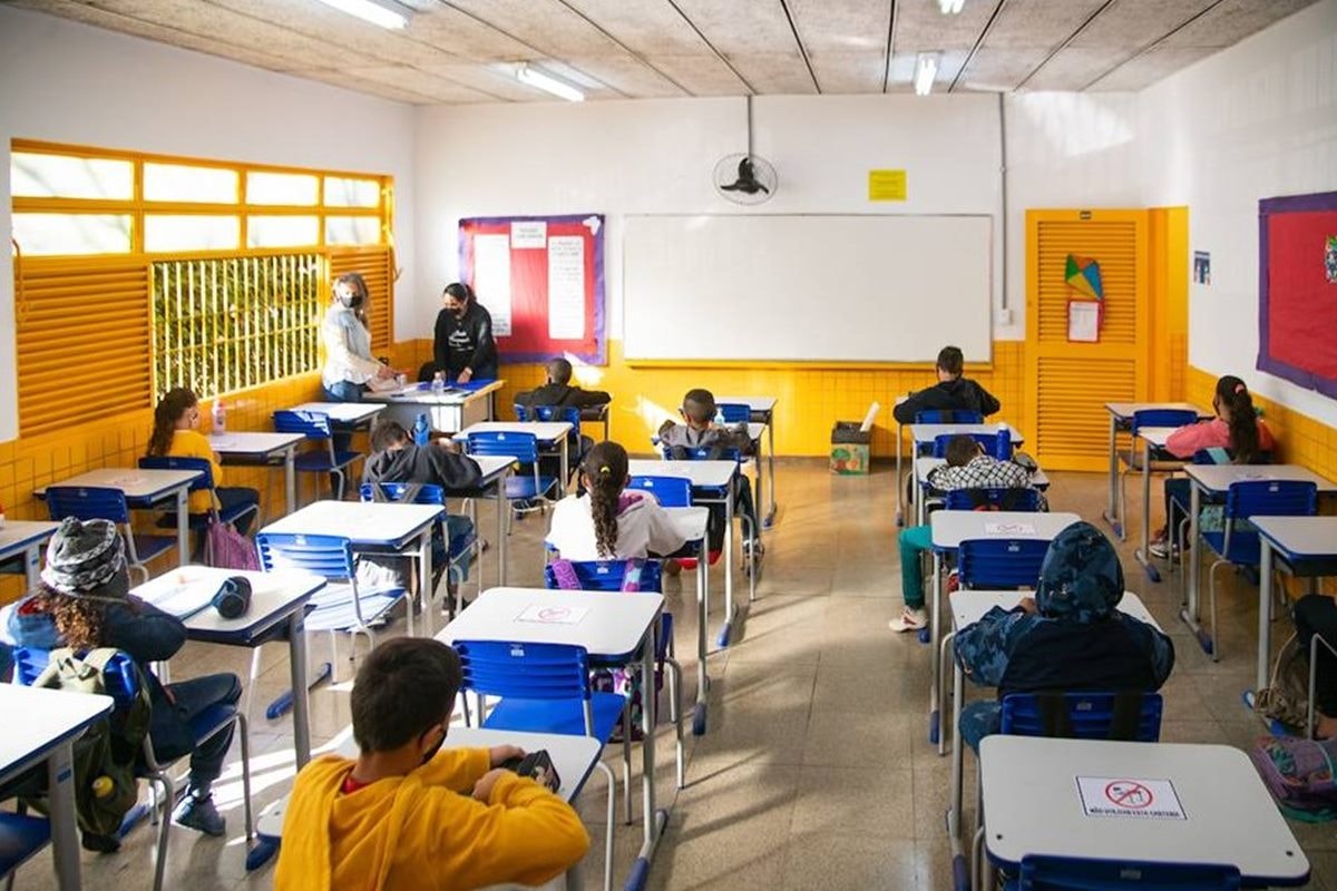 GDF nomeia mais de 2 mil professores para rede pública de Educação