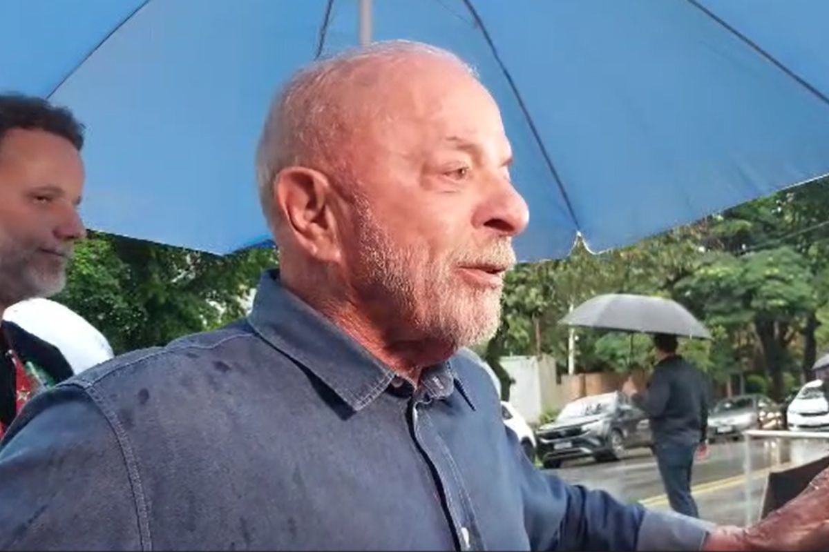 Lula cobra de Nunes Marques e Mendonça solução para eleitores sem ônibus