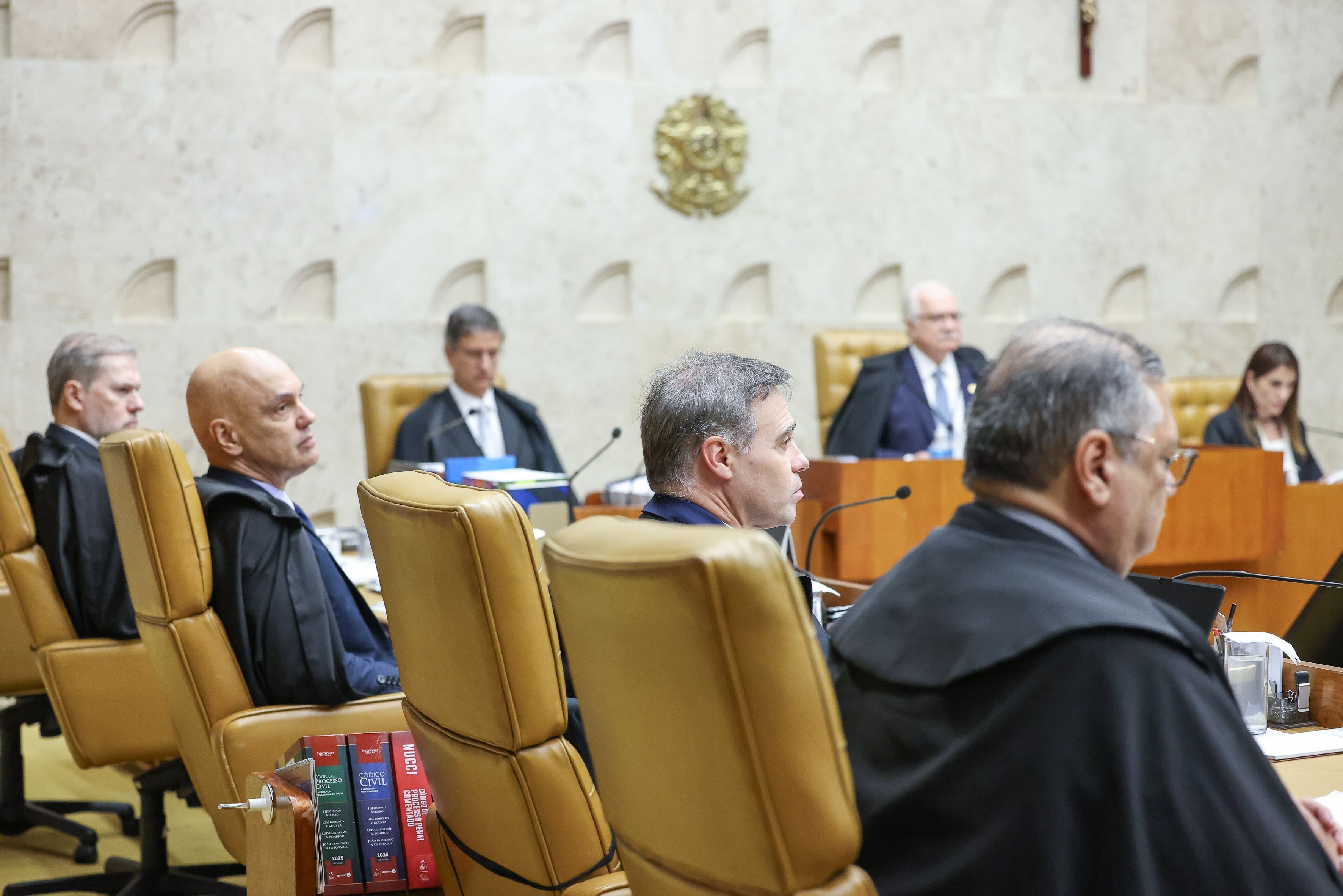Dino pede a Fachin que CNJ apure precatórios e cobre devolução ao Tesouro