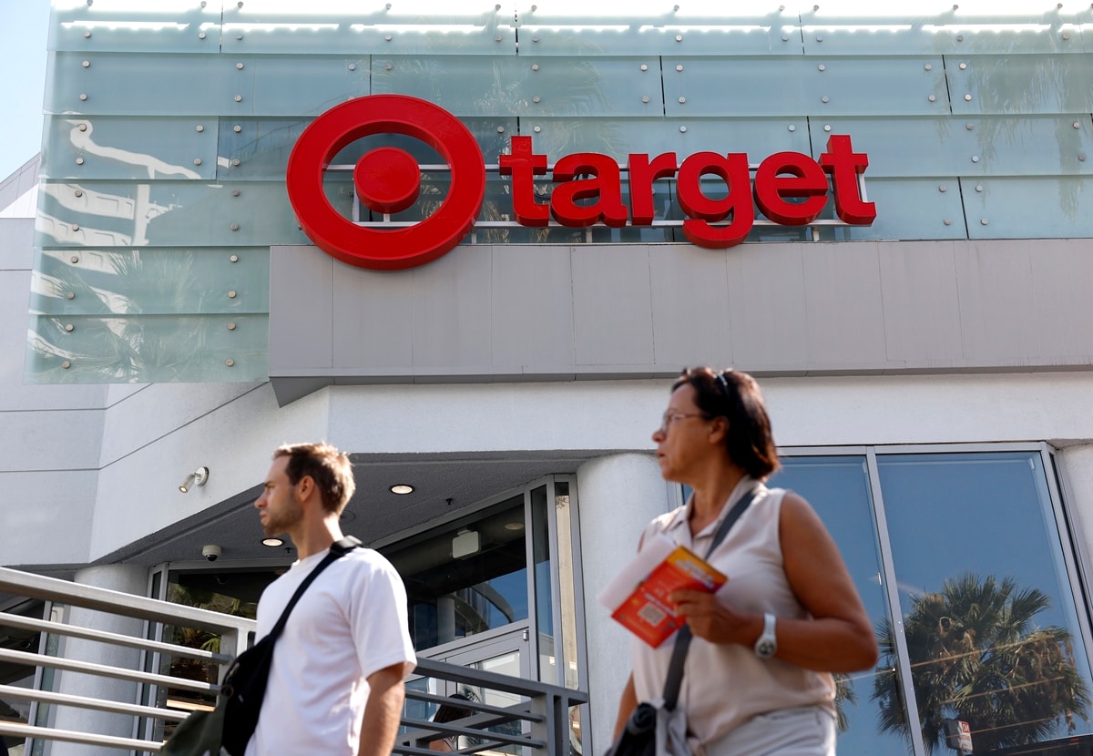 Acusada de blackface, Target retira fantasia de Halloween das lojas