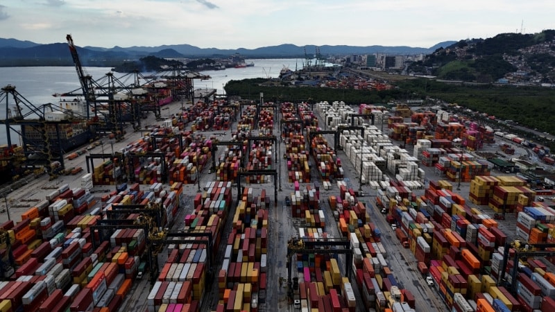 Superávit da balança brasileira deve ficar entre US$ 72 bi e US$ 75 bi, diz FGV