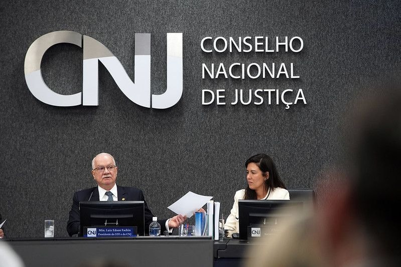 Dino defende soberania e critica países que se veem como “régua moral”
