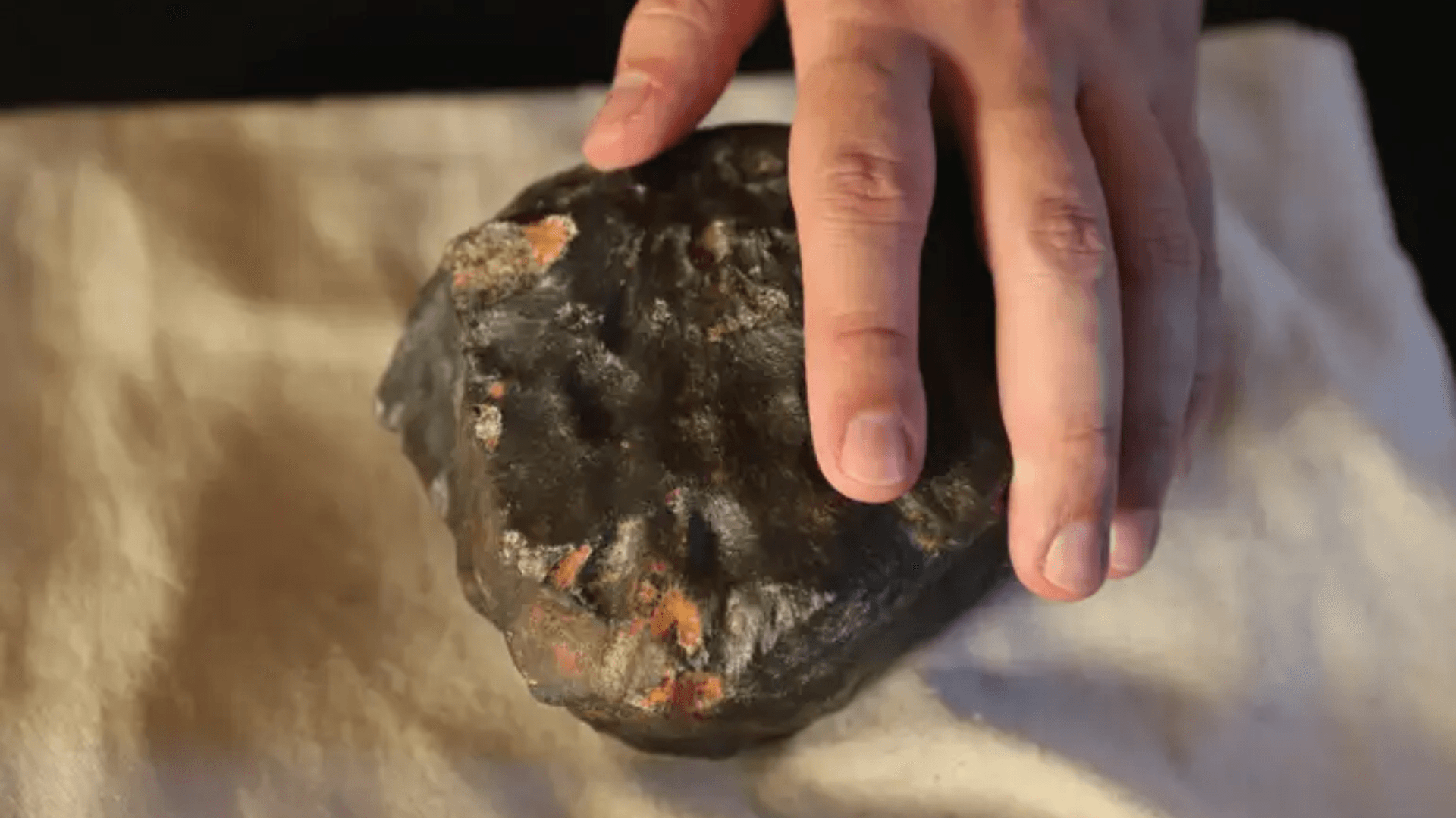Eletricista explica como instalar chuveiro de 7500 W sem polaridade e ensina a não queimar o aparelho antes do primeiro banho