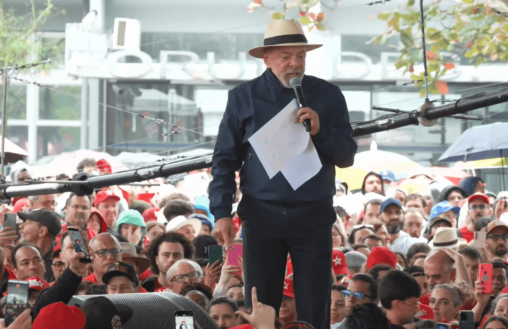 Zema diz que Gonet deveria renunciar após foto fumando charuto com Vorcaro