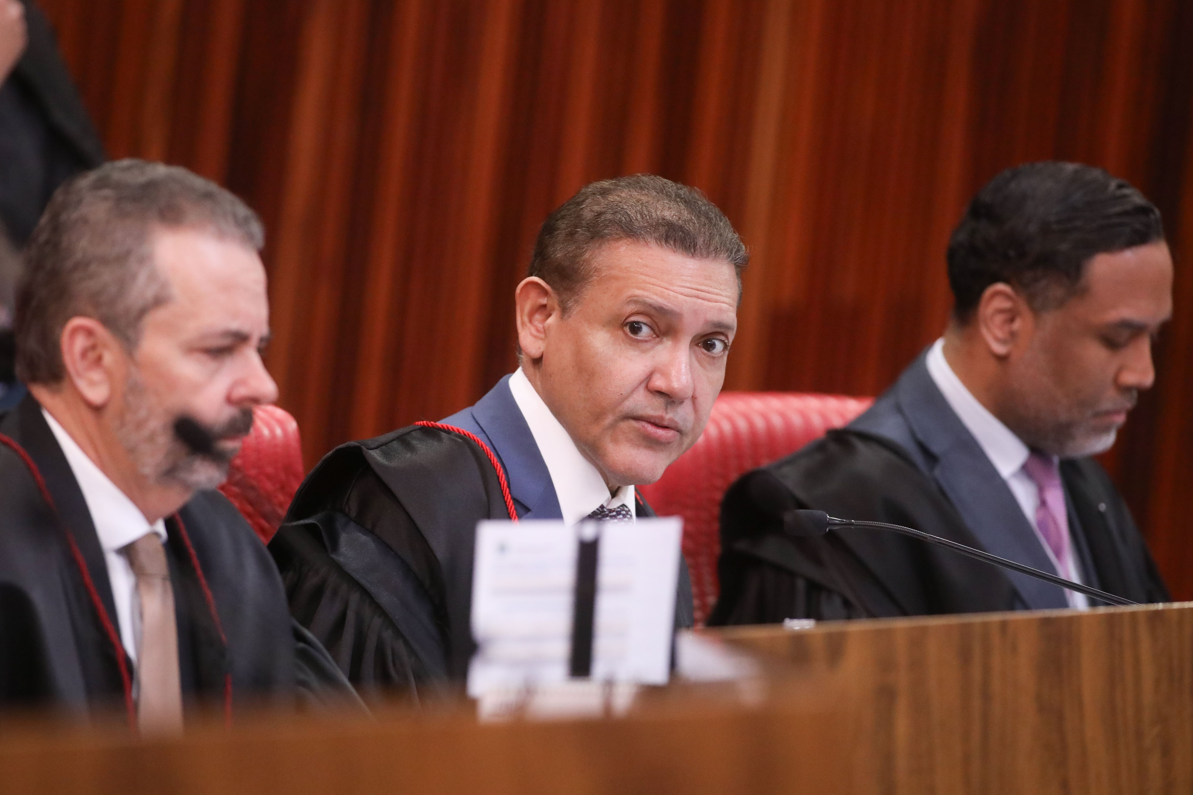 Nunes Marques defende urnas e diz que dúvidas “desconvidam” o eleitor